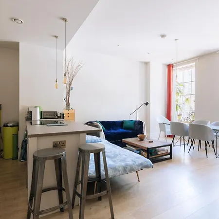 Modern & 2bd Flat - Broadmead Апартаменти Бристоль