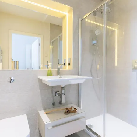 Modern & 2bd Flat - Broadmead Бристоль