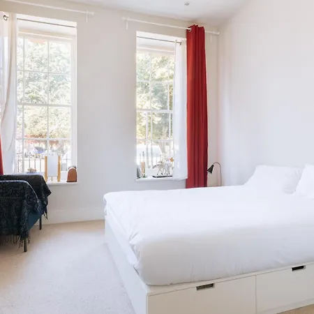 Апартаменти Modern & 2bd Flat - Broadmead Бристоль